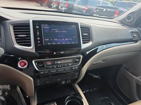 Used 2016 Honda Pilot Elite image 16