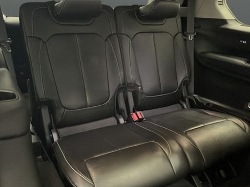 Used 2023 Jeep Grand Cherokee L Limited AWD/4WD image 25