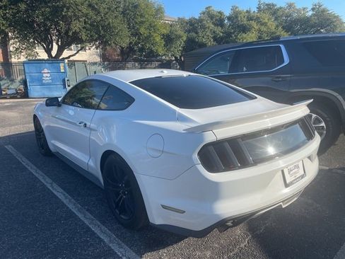 Used 2017 Ford Mustang Premium image 5