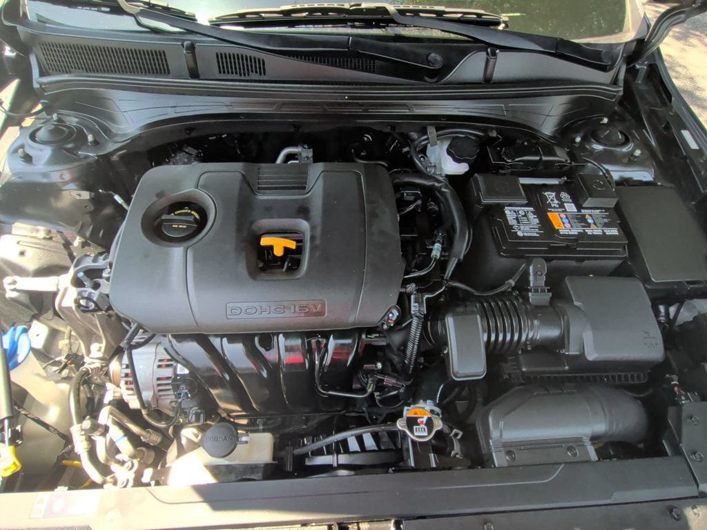 Used 2022 Kia Forte LXS w/ LXS Technology Package FWD image 11