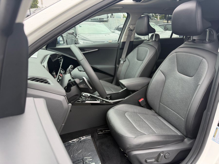 Used 2023 Kia Niro Wave w/ Wave Preserve Package FWD image 18