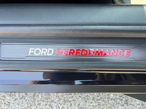 Used 2022 Ford Mustang Shelby GT500 w/ Carbon Fiber Track Pack RWD image 34