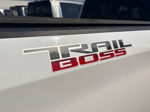 Used 2021 Chevrolet Silverado 1500 Custom Trail Boss AWD/4WD image 20