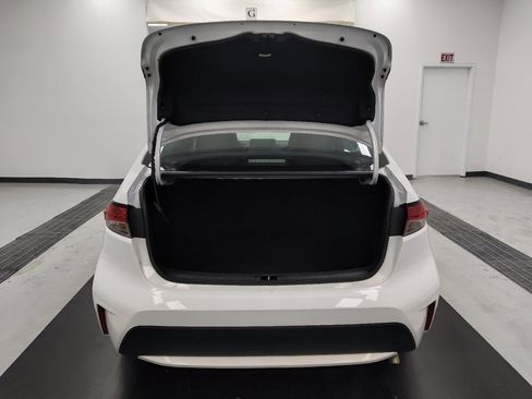 Used 2022 Toyota Corolla LE FWD image 29