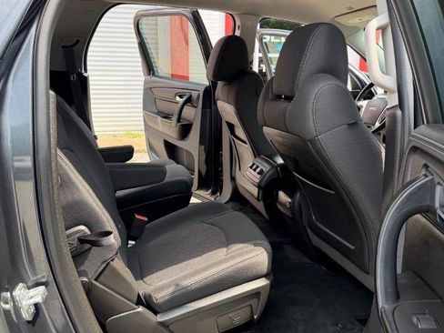 Used 2013 GMC Acadia SLE AWD/4WD image 26