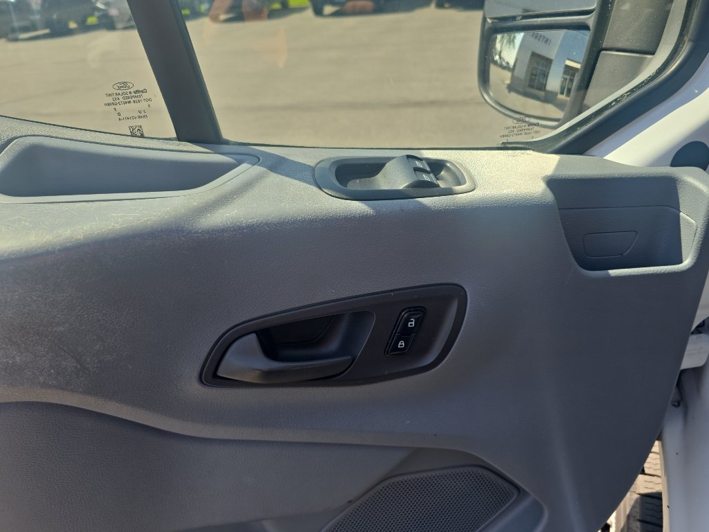 Used 2015 Ford Transit 250 130 Low Roof RWD image 9