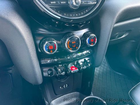 Used 2017 MINI Cooper S image 29