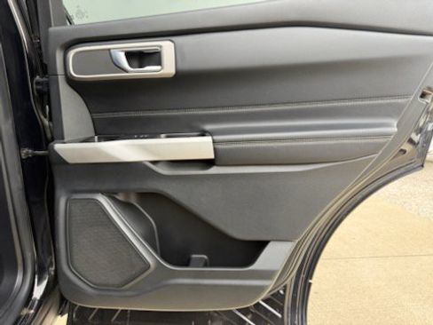 Used 2020 Ford Explorer XLT w/ Equipment Group 202A image 25