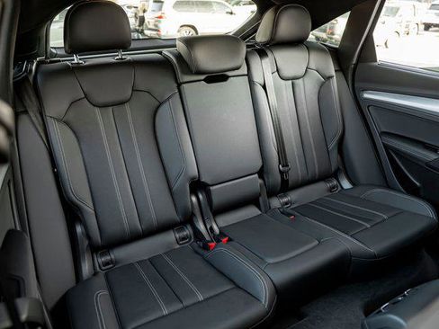 Certified 2025 Audi Q5 2.0T Premium Plus w/ Premium Plus Package AWD/4WD image 23