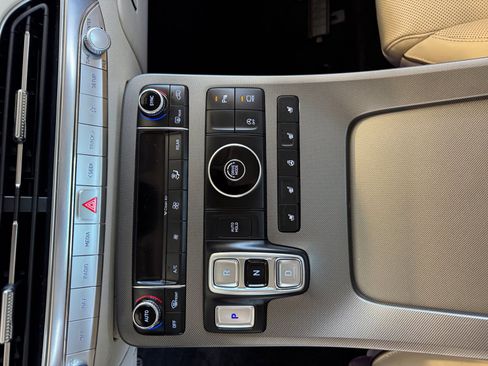 Used 2020 Hyundai Palisade Limited image 15