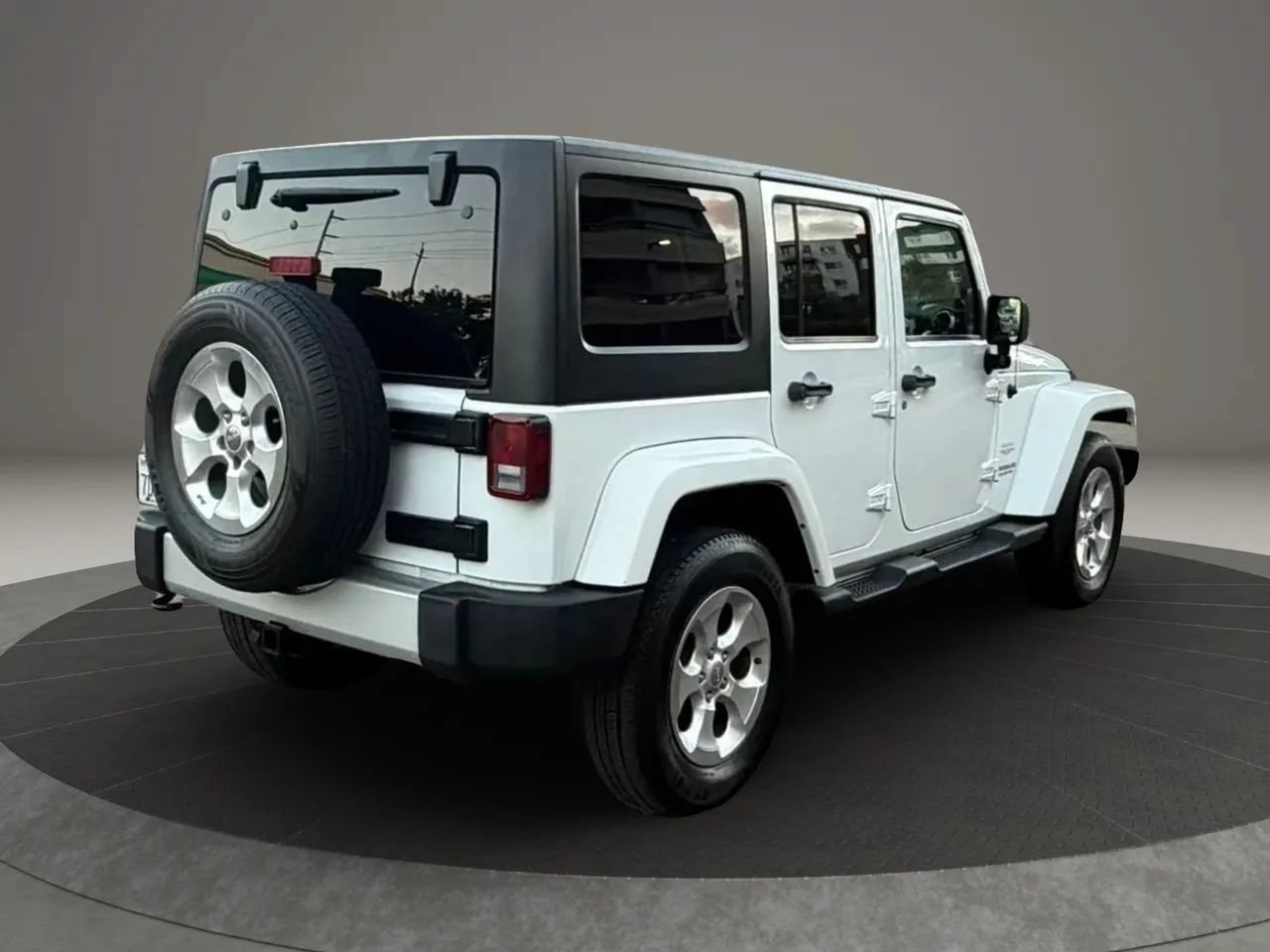 Used 2013 Jeep Wrangler Unlimited Sahara w/ Connectivity Group AWD/4WD image 5