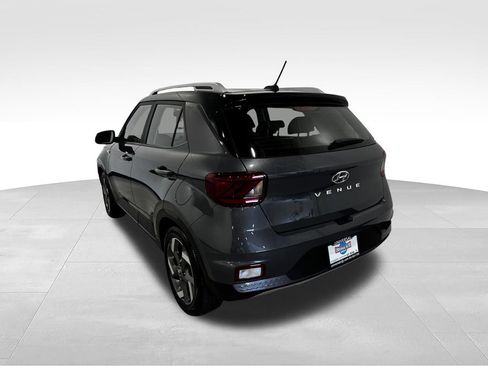 Used 2025 Hyundai Venue Limited FWD image 37