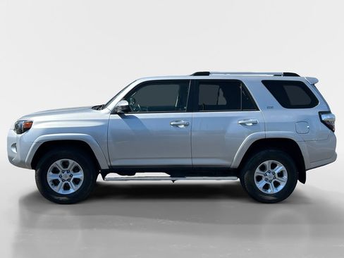 Used 2019 Toyota 4Runner SR5 AWD/4WD image 2