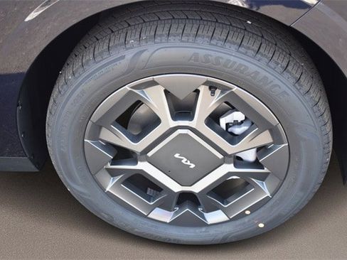 New 2026 Kia Carnival EX image 11