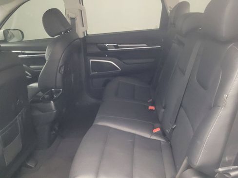Used 2023 Kia Telluride LX FWD image 18