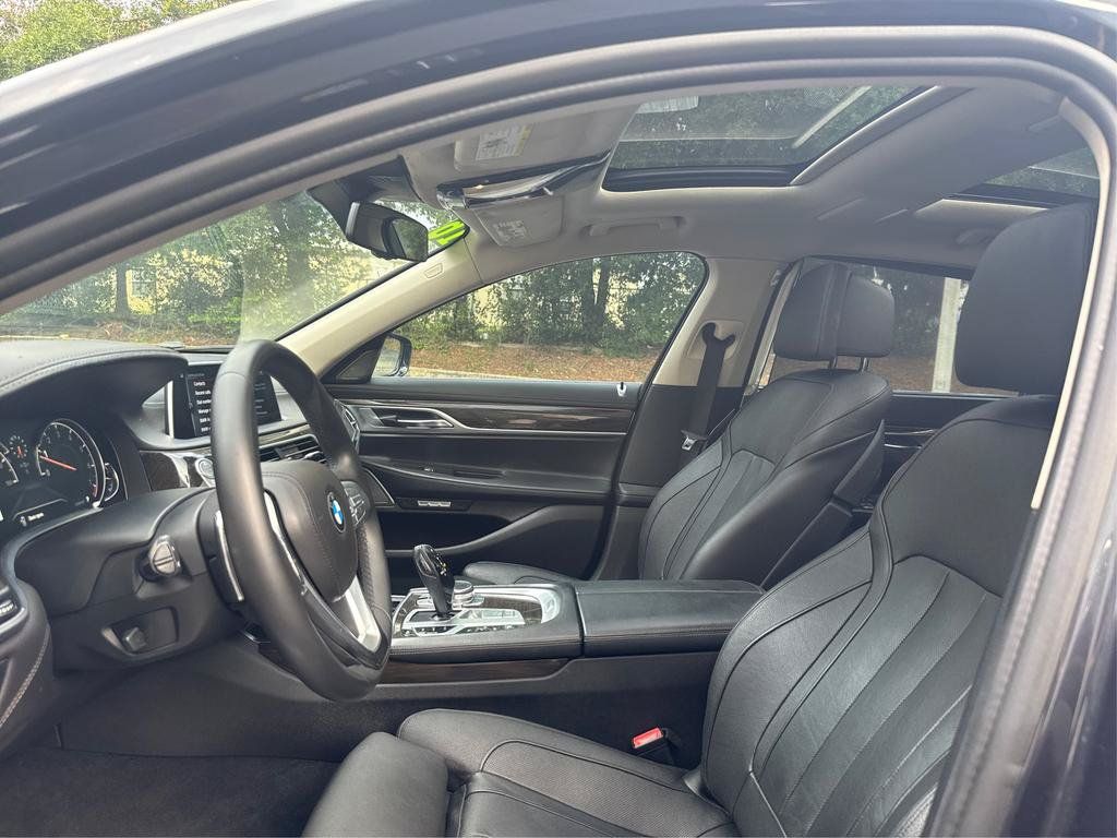 Used 2016 BMW 740i RWD image 9