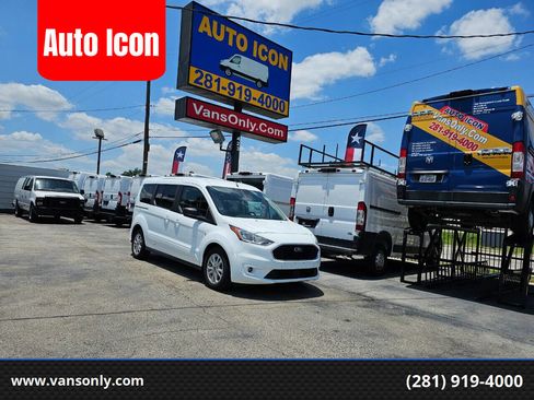 Used 2019 Ford Transit Connect XLT image 1