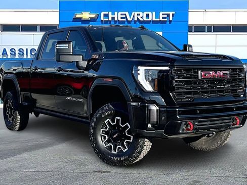 Used 2024 GMC Sierra 2500 AT4X image 1