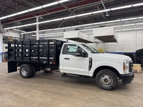 Used 2025 Ford F350 XL RWD image 5