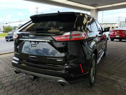 Used 2019 Ford Edge Titanium w/ Equipment Group 301A AWD/4WD image 7