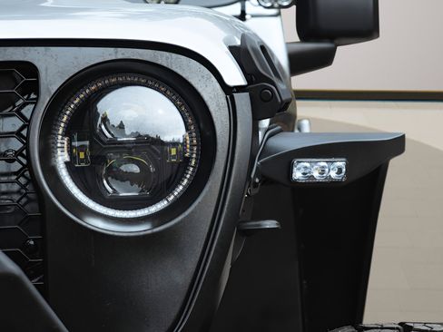 Used 2020 Jeep Gladiator Sport w/ Quick Order Package 24S image 12