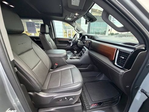 Used 2024 GMC Sierra 1500 Denali w/ Technology Package AWD/4WD image 33