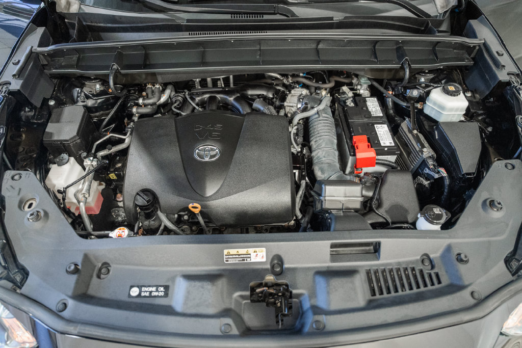 Used 2020 Toyota Highlander XLE AWD/4WD image 11