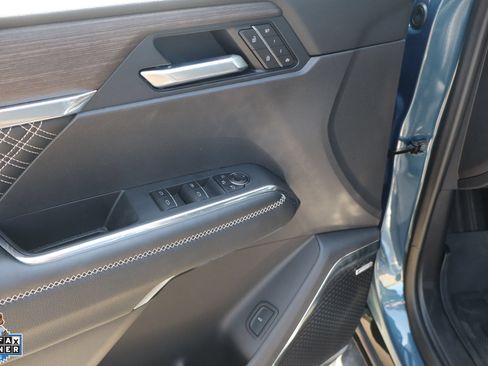 Used 2025 GMC Acadia Denali w/ LPO, Floor Liner Package FWD image 13