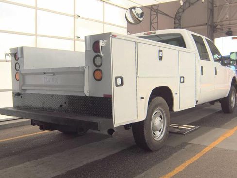 Used 2015 Ford F250 XL image 2