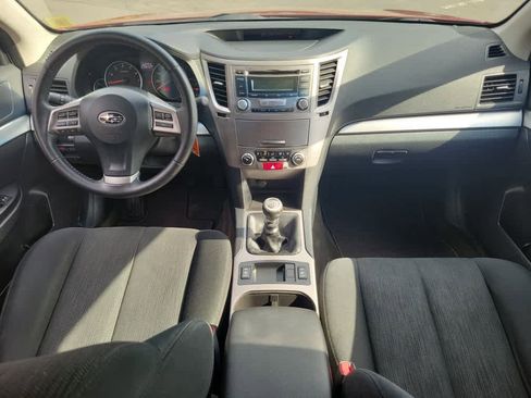 Used 2013 Subaru Outback 2.5i Premium w/ All-Weather Pkg image 10
