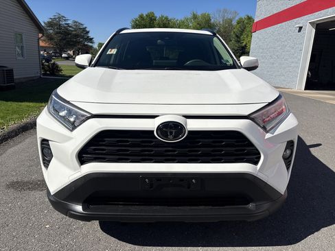 Used 2019 Toyota RAV4 XLE w/ All Weather Liner Package AWD/4WD image 9