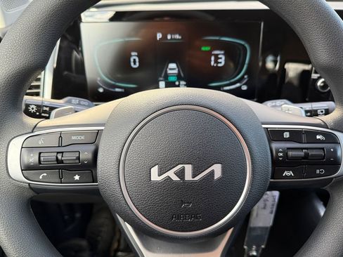 New 2025 Kia Sportage LX image 19