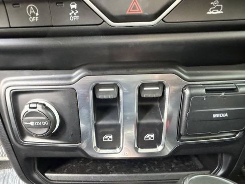 Used 2022 Jeep Wrangler Sport AWD/4WD image 21