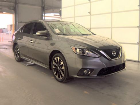 Used 2019 Nissan Sentra SR FWD image 3