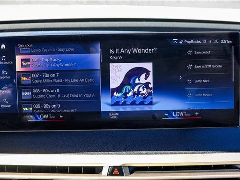 Used 2023 BMW iX xDrive50 w/ Sport Package AWD/4WD image 17