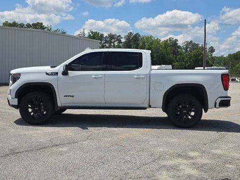 Used 2022 GMC Sierra 1500 AT4 w/ AT4 Premium Package AWD/4WD image 3