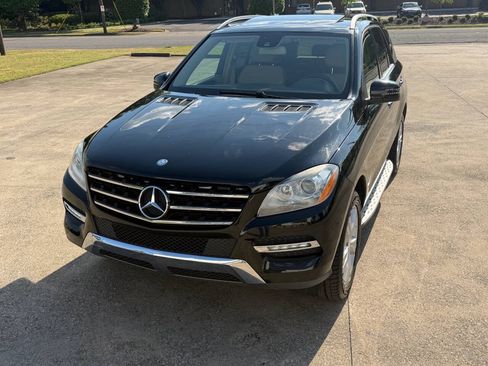 Used 2013 Mercedes-Benz ML 350 4MATIC image 3