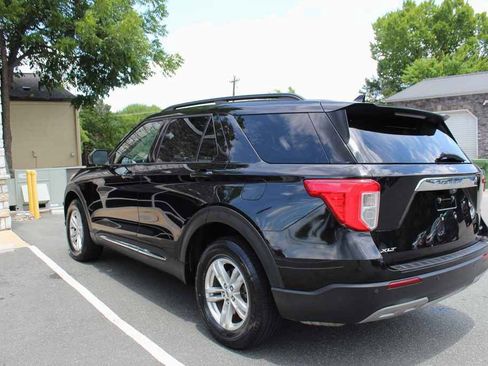 Used 2020 Ford Explorer XLT w/ Equipment Group 202A AWD/4WD image 10