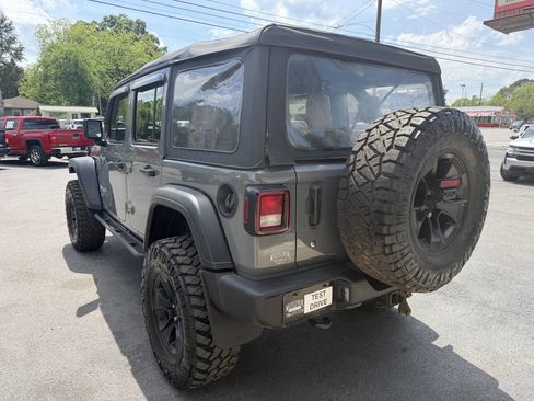 Used 2018 Jeep Wrangler Unlimited Sport AWD/4WD image 3