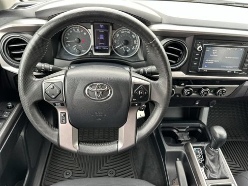 Used 2017 Toyota Tacoma SR5 w/ Tow Package AWD/4WD image 14