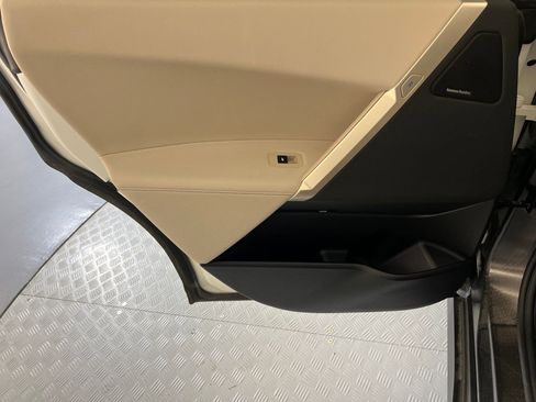 Certified 2022 BMW iX xDrive50 w/ Convenience Package image 34