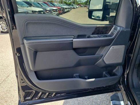 Certified 2025 Ford F250 Lariat w/ Chrome Package AWD/4WD image 20