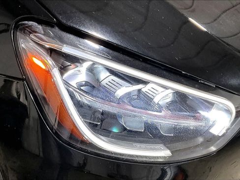 Used 2020 Mercedes-Benz GLC 300 4MATIC image 27