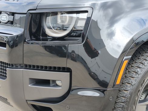 Used 2026 Land Rover Defender 110 X-Dynamic SE AWD/4WD image 9