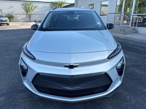 Used 2023 Chevrolet Bolt EUV LT w/ Comfort Package FWD image 8