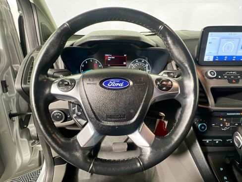 Used 2022 Ford Transit Connect XL image 17