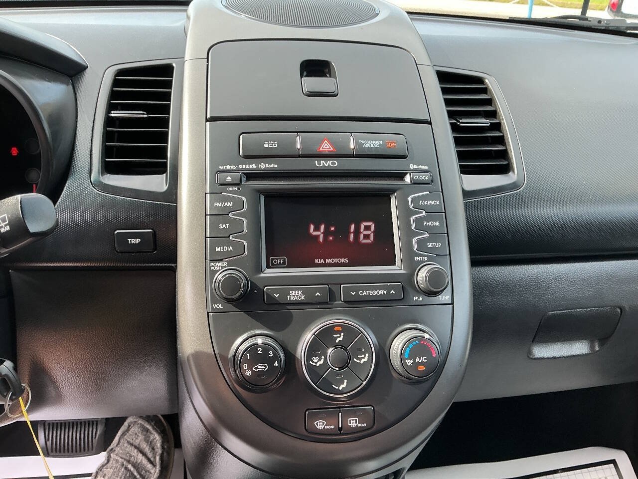 Used 2012 Kia Soul + w/ Audio Pkg FWD image 36