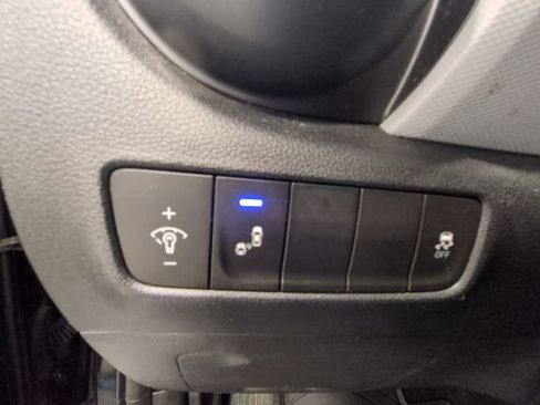 Used 2018 Hyundai Kona Limited image 14