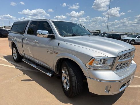 Used 2017 RAM 1500 Laramie RWD image 3