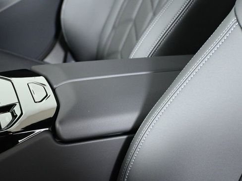 New 2026 BMW 530i xDrive w/ M Sport Package image 25